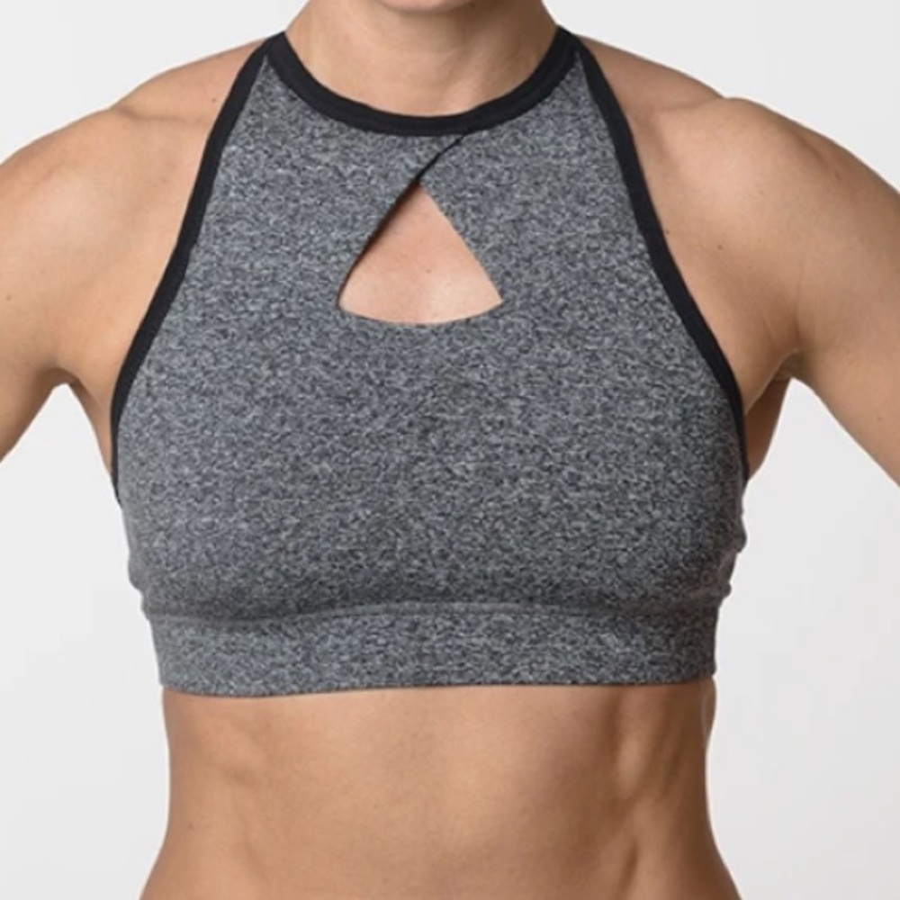 Chestee Q sports bra size 6